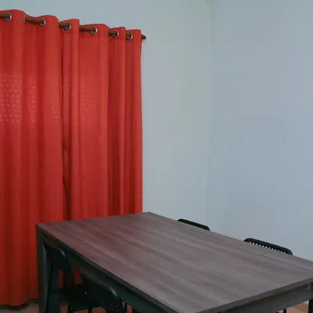 With 2 Bedrooms In Cascais, With Wonderful Sea View, Balcony * קסקאיס