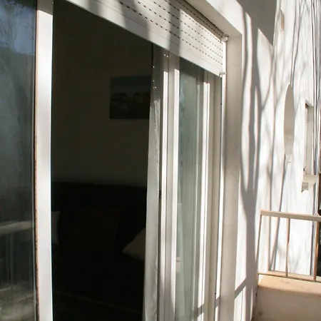With 2 Bedrooms In Cascais, With Wonderful Sea View, Balcony